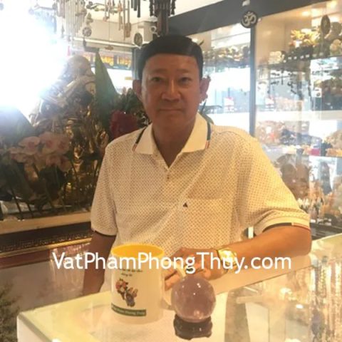 Chú Minh Trúc - khách hàng mua quả cầu thạch anh tím GM142
