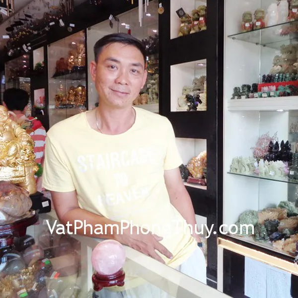 Anh Thái - khách hàng mua Quả cầu thạch anh hồng M181-S5-2564