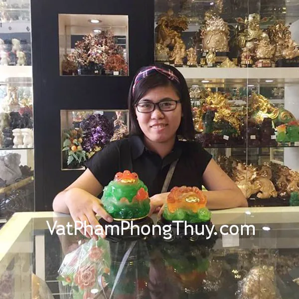 Chị Hạnh - khách hàng mua thiềm thừ xanh K140M và thiềm thừ lưu ly K143M