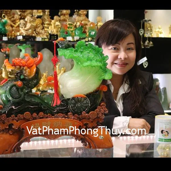 Chị Thủy - khách hàng mua tượng Tỳ Hưu tài lộc xanh kéo cải, thiềm thừ to - chiêu tài nạp phước K112M