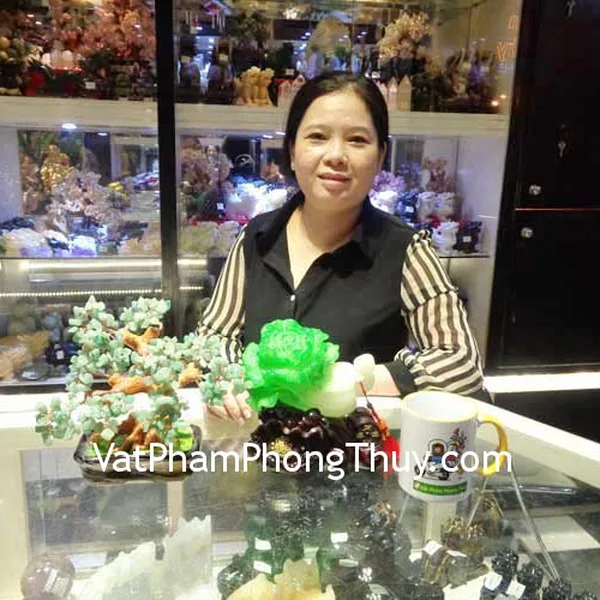 Chị Thảo - khách hàng mua Bắp cải xanh trên giỏ tiền gỗ nhỏ K195M, Cây tài lộc Đông linh KC044