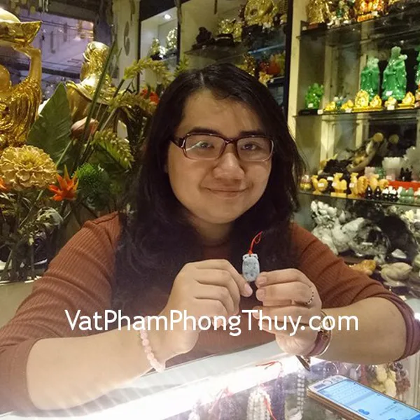 Chị Dung- khách hàng mua mặt 12 con giáp Phỉ Thúy S5153