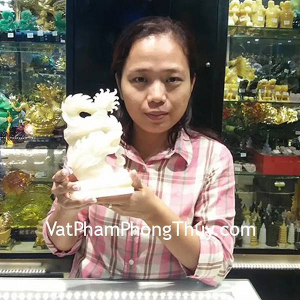 Chị Thúy - Khách hàng mua Rồng cẩm thạch đứng nhỏ N075