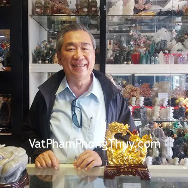 Chú Minh - khách hàng mua Rồng vàng phun châu như ý C076A