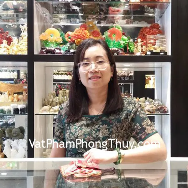 Chị Linh - khách hàng mua mặt tỳ hưu Phỉ Thúy đốm vân xanh A+++++ S6632-8811, S6632-7044