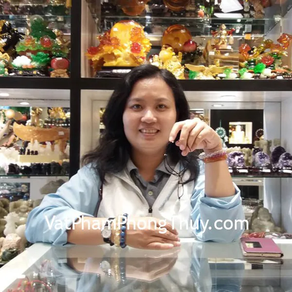 Chị Dương - khách hàng mua mặt cá chép ngọc phỉ thúy S6634-4130, chuỗi thạch anh xanh đậm A+ S6667-7909	và chuỗi thạch anh vàng A++++ S6763-4968