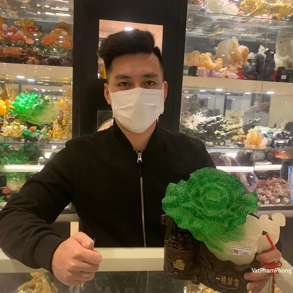 Anh Hậu - Khách hàng mua Bắp cải có xâu tiền trên thùng nguyên bảo đế gỗ LN079.