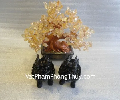 Kỳ lân hắc ngà M047