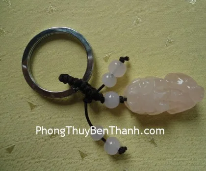 Móc khóa cá mắt lồi đá Miến Điện S093