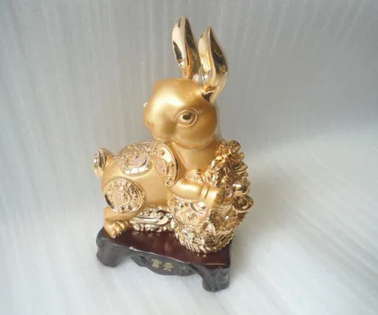 Thỏ vàng ôm giỏ tiền nhỏ - phú quý FH422G
