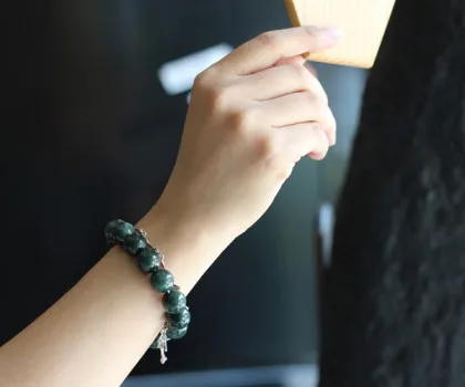 Chuỗi Phỉ thúy xanh đậm trơn A 14 li S6257