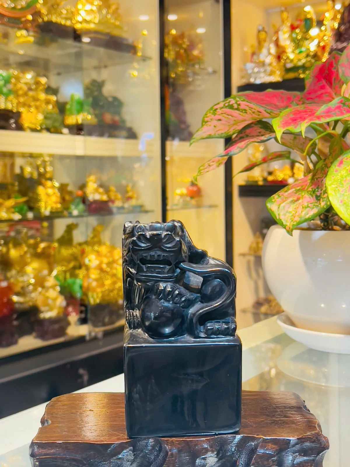 Ấn tỳ hưu đá hắc ngà M055