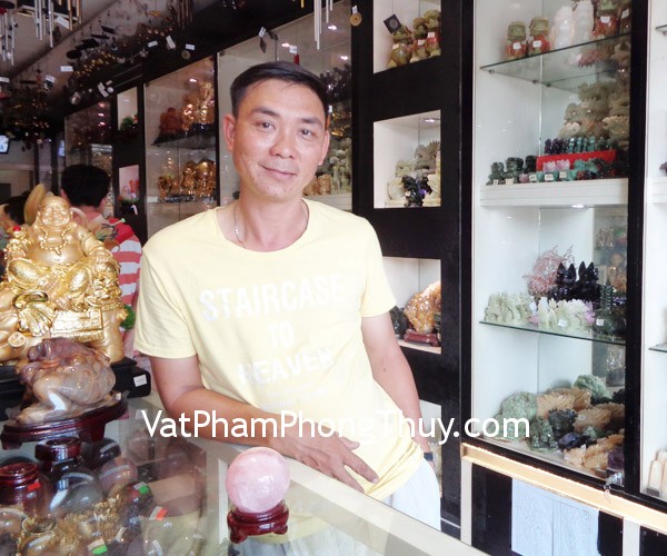 Anh Thái - khách hàng mua Quả cầu thạch anh hồng M181-S5-2564