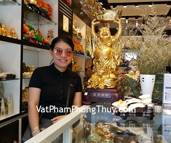 Chị Nguyên - khách hàng mua gậy như ý bạch ngọc M066, GM074 và bồn tụ bảo hoàng long GM073