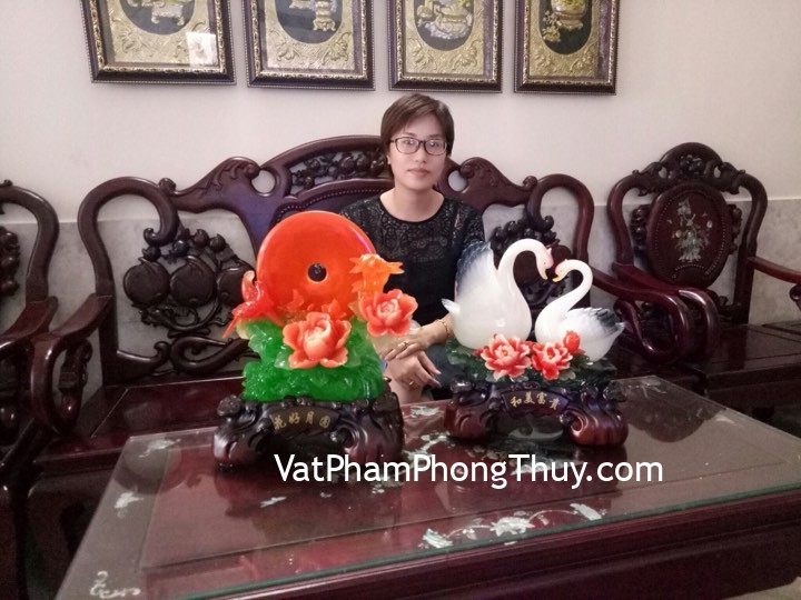 Chị Ngọc - khách hàng mua cặp thiên nga trắng C201A, mẫu đơn trăng hồng C193A