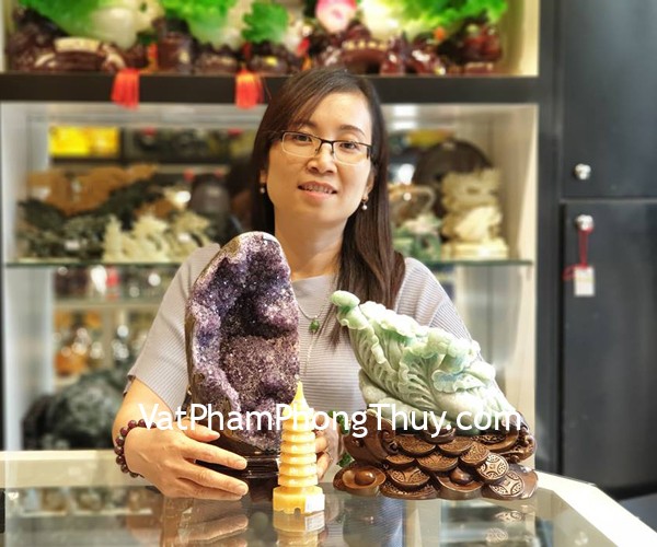 Chị Linh - khách hàng mua tượng bắp cải ngọc phỉ thúy NS169, bông thạch anh tím lớn H097-16695 và tháp văn xương hoàng long GM061